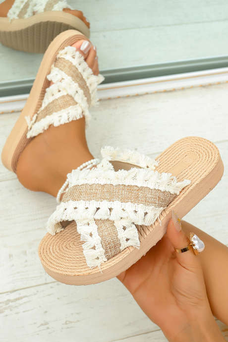 Mga Tsinelas na Patag na Khaki Boho na may Kontras na Tassel Detail na may Krus na Banda