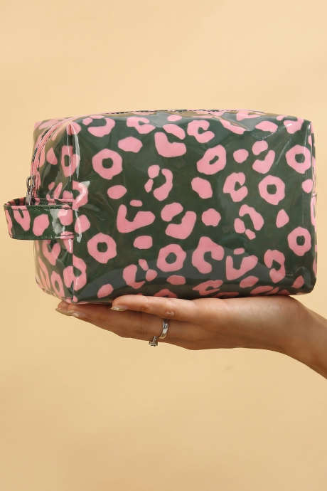 Organizer da viaggio per cosmetici in PVC con stampa leopardata verde scuro.