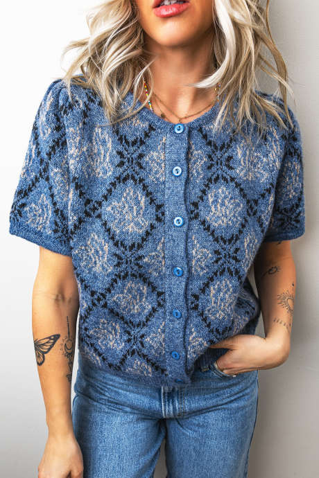 Maitim na Asul na Disenyong Etniko na Maikling Manggas na may Button Front Knit Cardigan