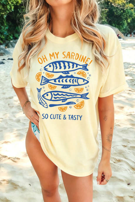 Dilaw na Cream na OH MY SARDINE Lemon Fish Printed T-Shirt