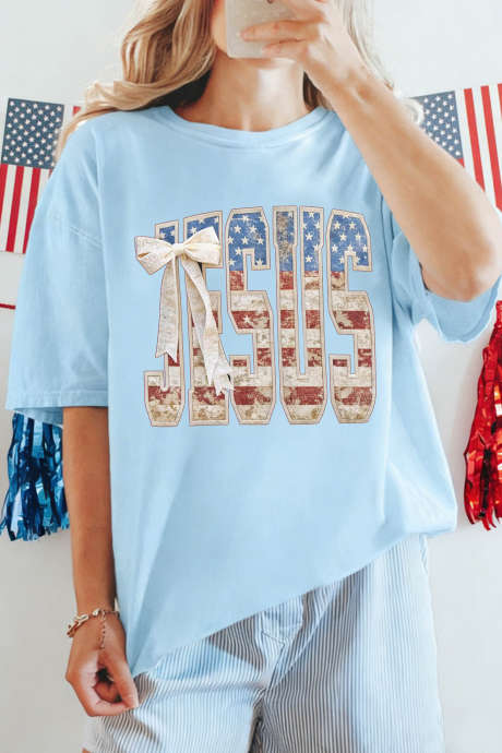 Banayad na Asul na Makabayang Letrang HESUS na May Print na Shift T-Shirt LC25232289-P4