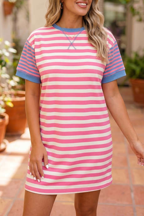 Robe T-shirt à manches courtes et empiècements contrastés à rayures roses LC6129272-P1019