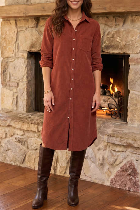Robe une pièce mi-longue en velours côtelé à manches longues et boutons Clay