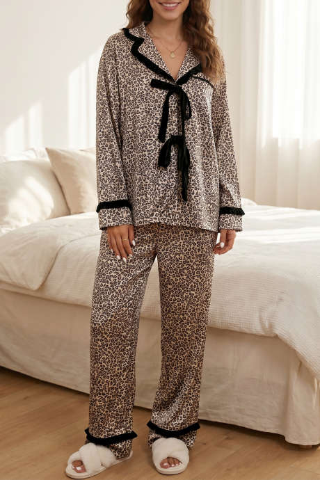Set Pakaian Santai Lengan Panjang Motif Leopard Cokelat dengan Simpul Pita dan Hiasan Patchwork