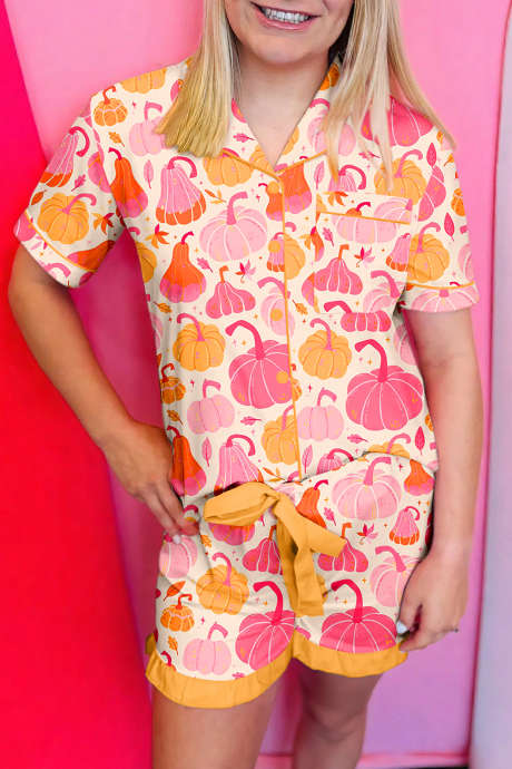Conjunto de salón rosa de manga corta con estampado de calabazas, tapeta con bolsillo y botones de concha.