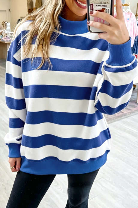Áo sweatshirt cổ cao dáng rộng phối màu sọc xanh dương