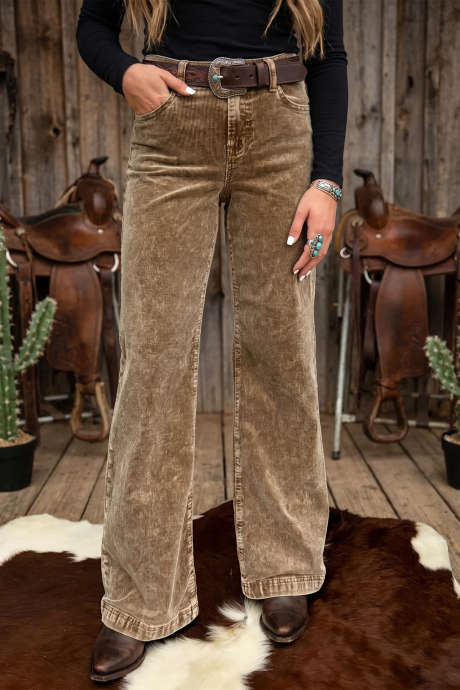 Pantalon camel en velours côtelé à jambes droites et fermeture éclair à boutons métalliques