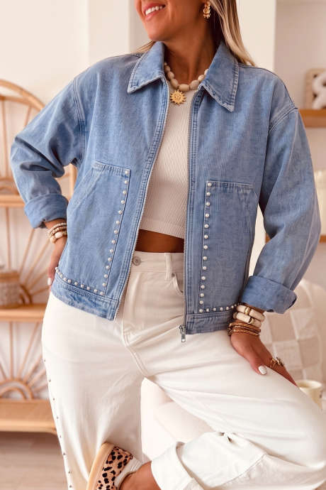 Beau Blå Långärmad Jeansjacka med Nitar och Blixtlås i Metall