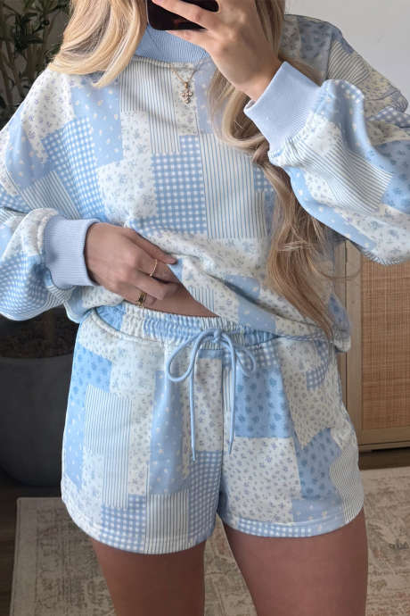 Set Seluar Pendek Pullover Tali Serut Bercorak Bunga Tampalan Biru Langit Bahu Jatuh Baggy LC629941-P420