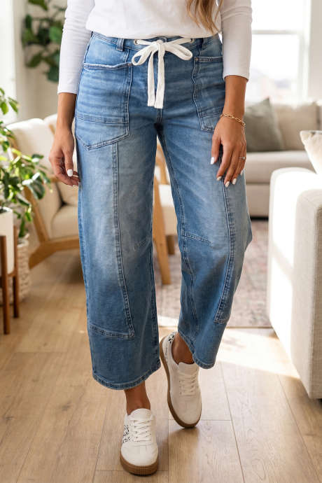 Beau Blue Jeans mit einfarbigem Patchwork-Design, Ösen, Bindegürtel und lockerer Knöchellänge