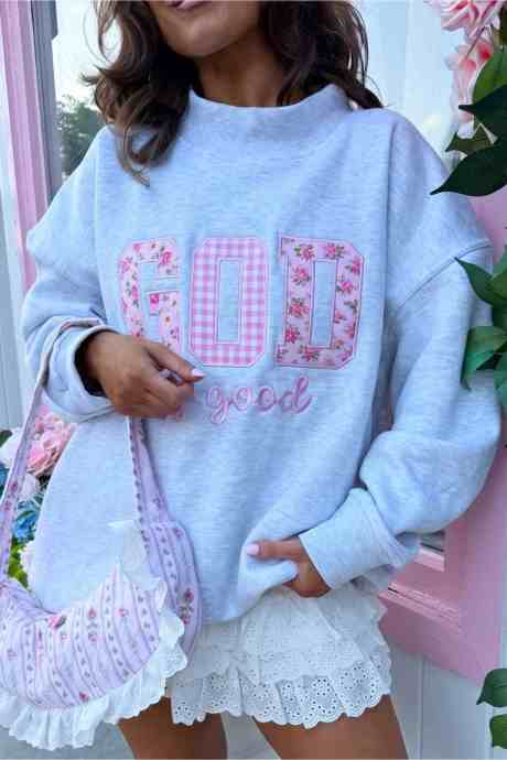 Lysegrå GUD ER GOD Bokstaver Print Crew Neck Pullover