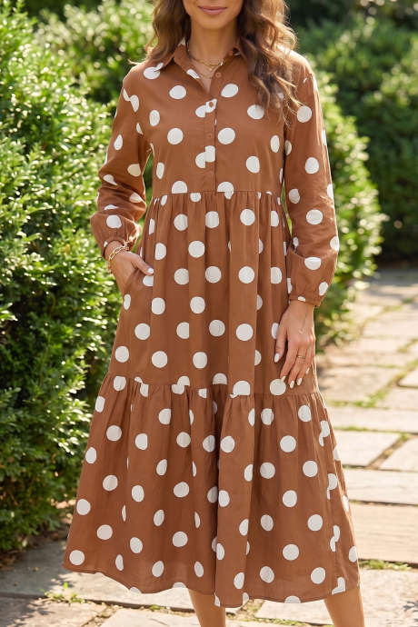 Robe droite marron à pois et manches longues boutonnée sur le devant