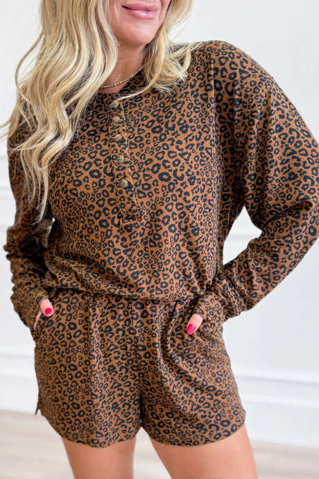 Ensemble 2 pièces : haut Henley à manches longues imprimé léopard marron et short à taille élastique