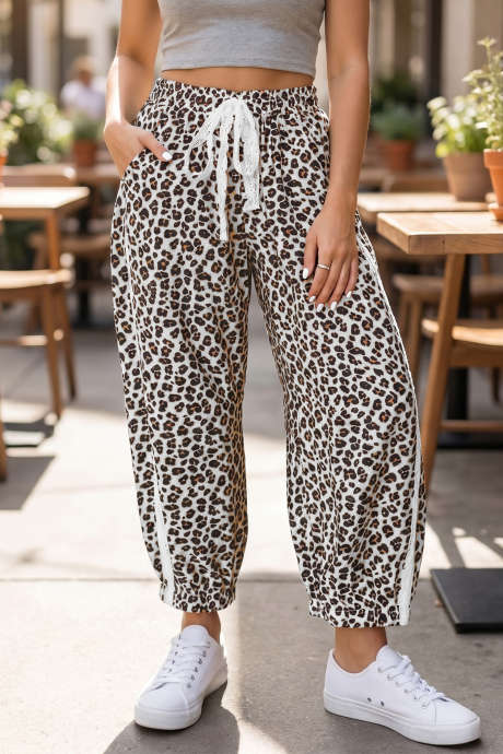 Celana Panjang Selutut Motif Leopard Hitam dengan Pinggang Elastis