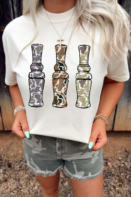 Kaos Kasual Leher Bulat Motif Kamuflase Putih Bergaya