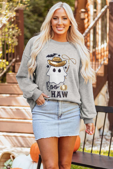 Sweatshirt lengan panjang kerah bulat motif hantu koboi berwarna abu-abu medium dengan payet.