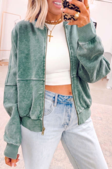 Hoodie Lengan Panjang Oversized Evergreen dengan Resleting dan Bukaan Depan