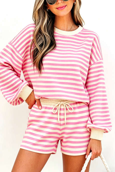 Set bestehend aus pink gestreiftem, langärmeligem Shorts-Set mit Rundhalsausschnitt und Kordelzug in der Taille