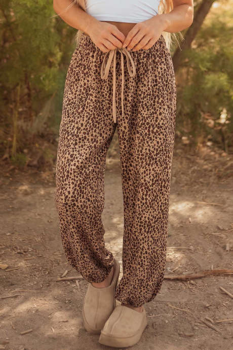 Celana Panjang Khaki Motif Leopard dengan Tali Serut di Pinggang dan Kantong Tempel