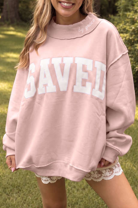 Roze Saved By Grace sweatshirt met geborduurde details en hoge hals.