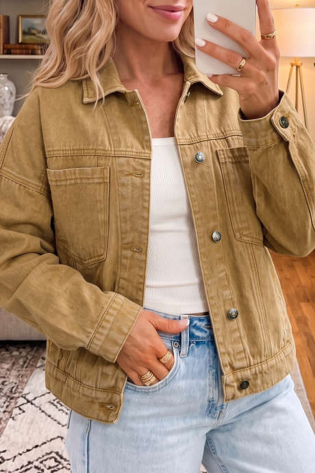 Chaqueta vaquera de manga larga con cuello y botones metálicos color miel
