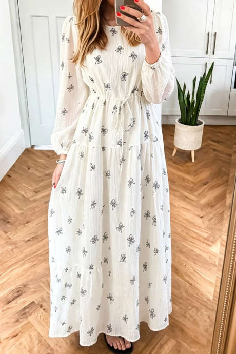 Robe maxi blanche à manches longues et motif nœud
