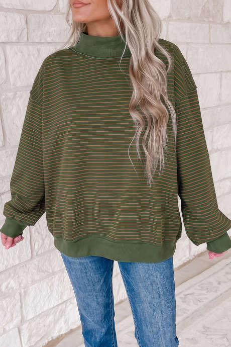 Moletom oversized com gola alta, canelado e com blocos de cores em listras verdes