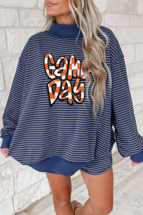 Completo due pezzi con maniche lunghe e pantaloncini grafici con stampa "GAME DAY" a righe blu LC6210441-P519
