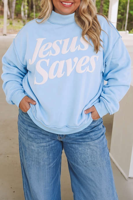 Bluza z okrągłym dekoltem w kolorze niebieskim plus size z nadrukiem napisu „Jezus zbawia”