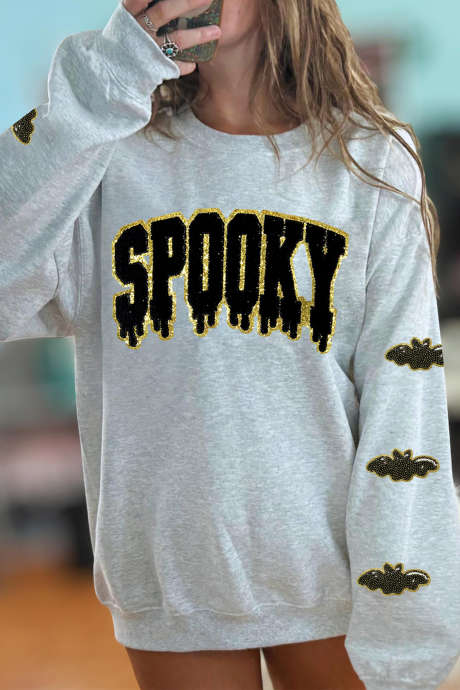 Moletom cinza claro com lantejoulas e estampa de morcego assustador para o Halloween nas mangas