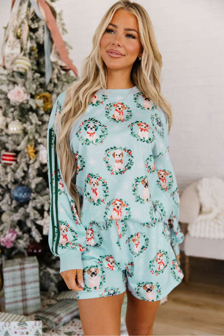 Conjunto de sudadera y pantalón corto con bolsillo y estampado de guirnalda de cachorros navideños en azul cielo LC629757-P420