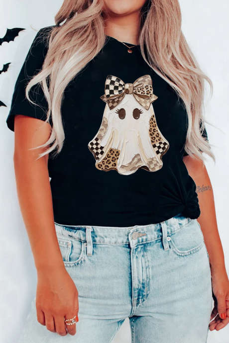 Camiseta preta xadrez com estampa de leopardo e fantasmas, gola redonda, para o Halloween.