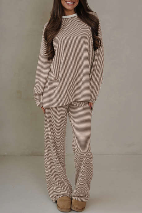 Conjunto de 2 piezas: top de manga larga oversize con cuello redondo y ribete de contraste a rayas beige y pantalón.