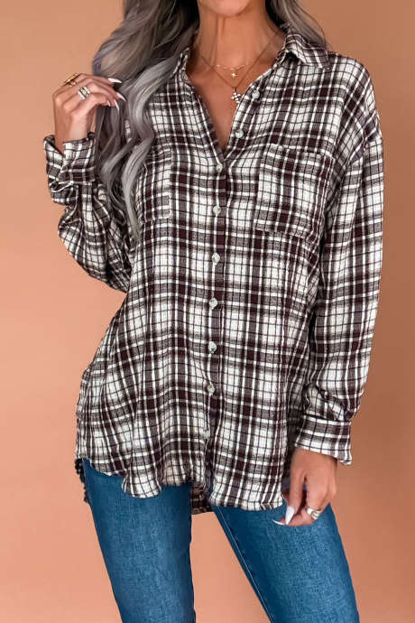 Camicia a maniche lunghe con orlo asimmetrico e fantasia a quadri marrone testurizzata