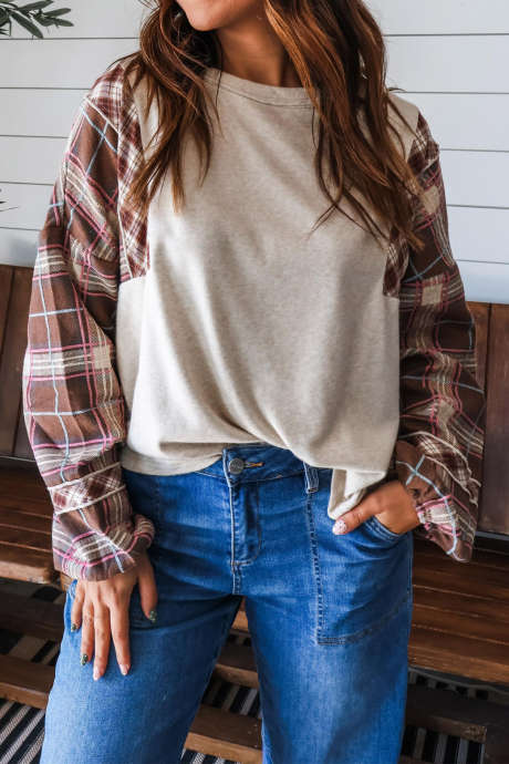 Top casual a maniche lunghe con stampa a quadri beige a contrasto e vestibilità ampia.