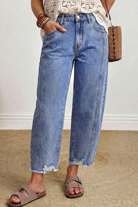 Jeansy Beau Blue Casual do kostek z surowym obszyciem i zakrzywionym krojem