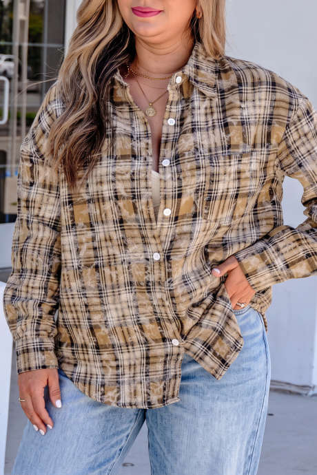 Camisa de manga larga de talla grande con estampado a cuadros teñidos en color marrón único