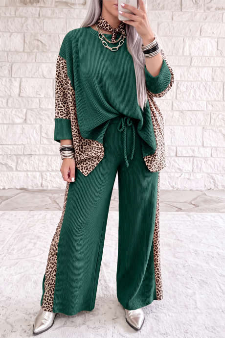 Conjunto de top de manga larga con estampado de leopardo verde oscuro y patchwork acanalado retorcido y pantalón holgado