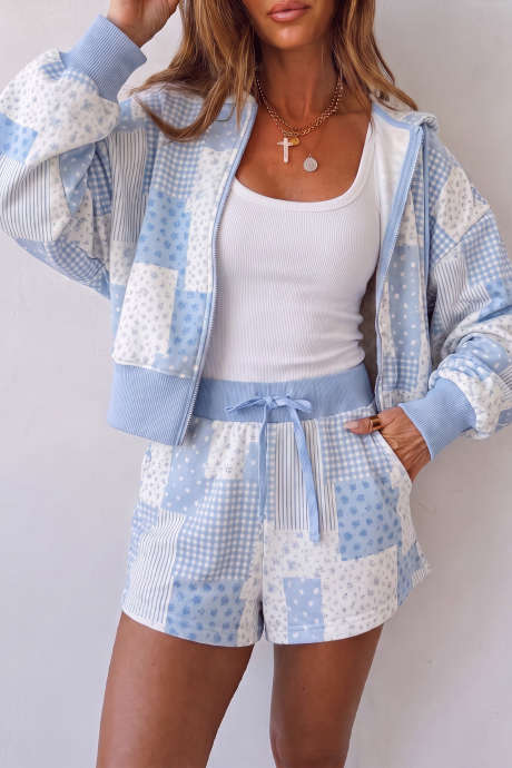 Conjunt de pantalons curts informals amb caputxa i màniga llarga amb patchwork floral blau cel