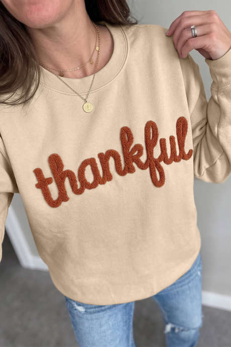 Sudadera beige de felpa con estampado de letras "Thankful"