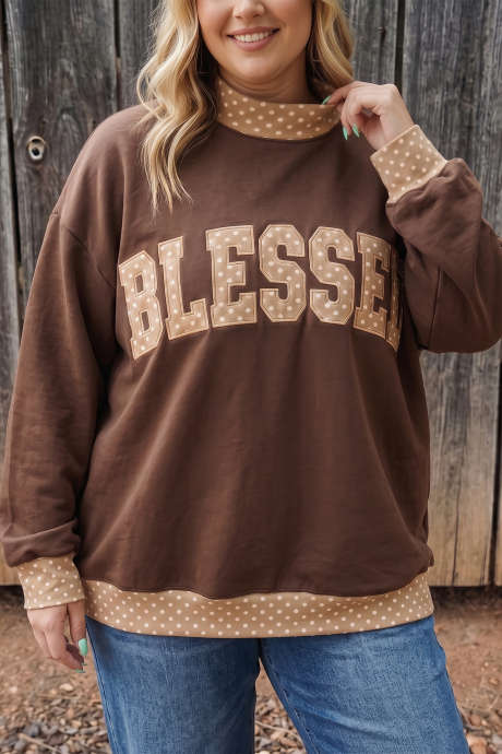 Sudadera de cuello alto con estampado BLESS, talla grande, con ribete de lunares, color café PL25321798-P1017
