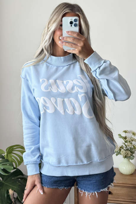 Sudadera holgada de cuello alto con estampado del eslogan "Jesús salva" en color azul niebla