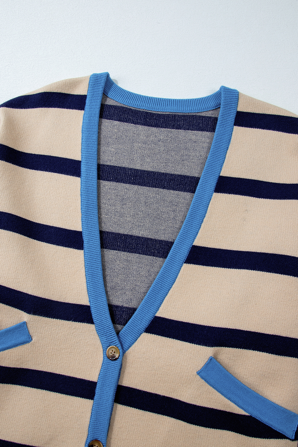 White Colorblock Drop Shoulder Buttoned Loose Cardigan view 15