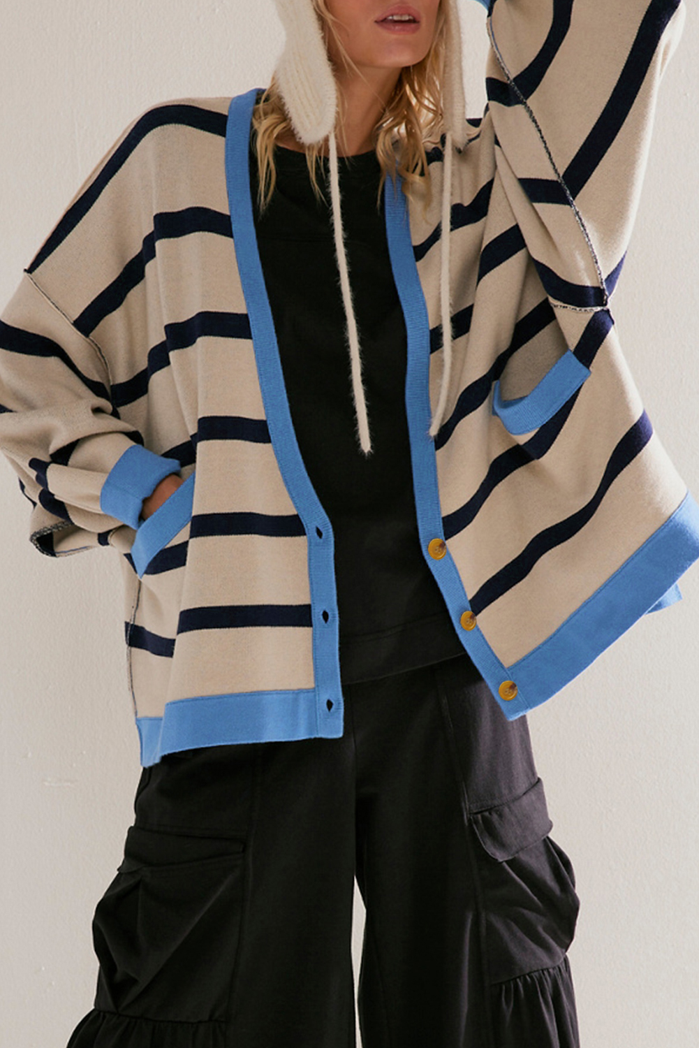 White Colorblock Drop Shoulder Buttoned Loose Cardigan view 5
