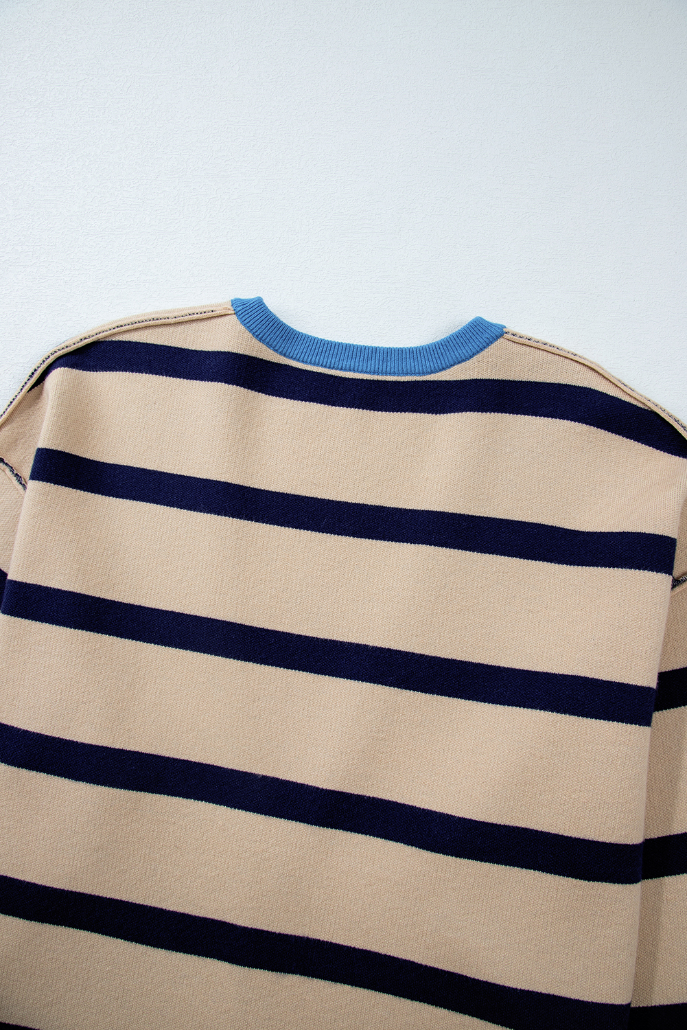 White Colorblock Drop Shoulder Buttoned Loose Cardigan view 12