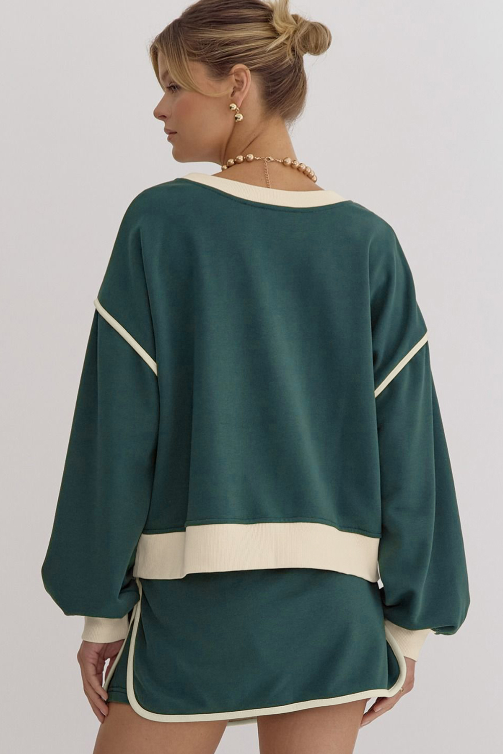 Evergreen Color Contrast Loose Pullover and Lace-up Waist Skort Set view 9