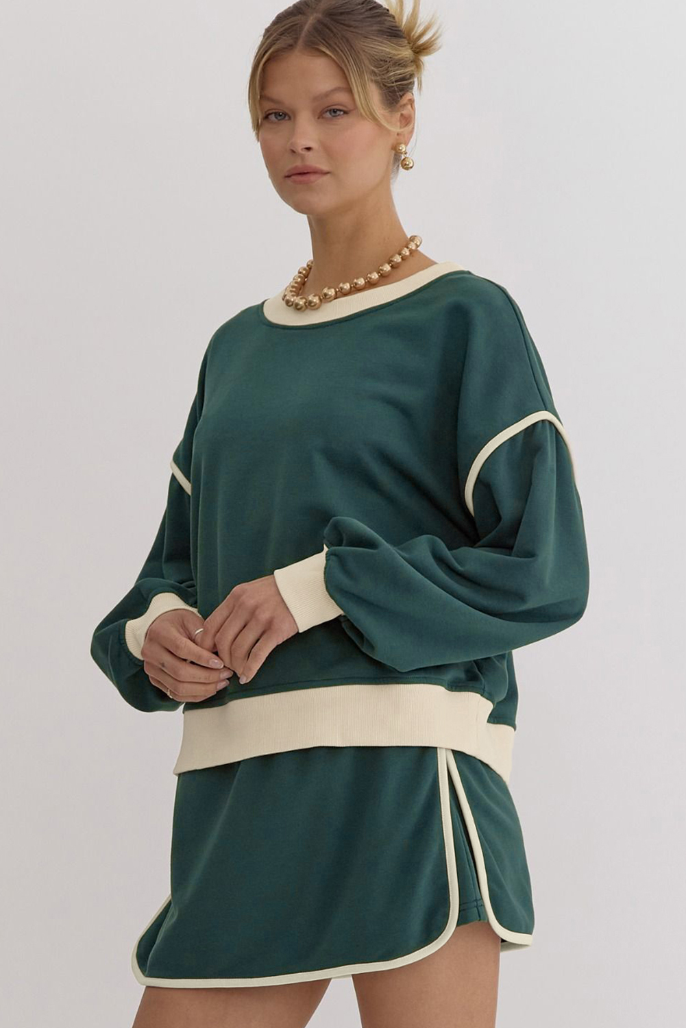 Evergreen Color Contrast Loose Pullover and Lace-up Waist Skort Set view 11