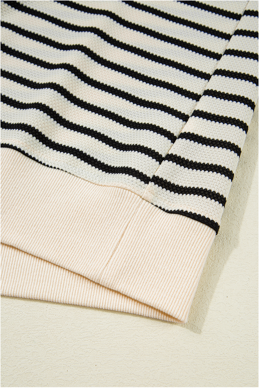 Black Stripe Scallop Lace Trim Ruffle Short Sleeves Crewneck Top