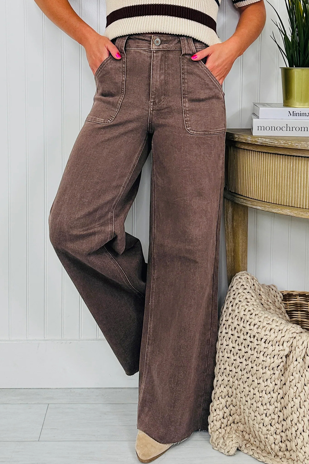 Dark Brown Retro Washed Patch Pocket Loose Jeans view 6