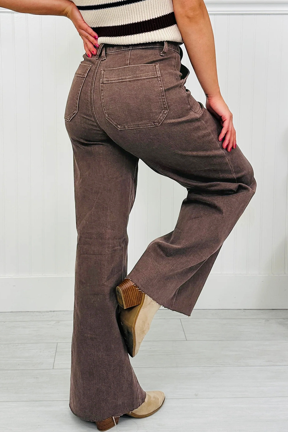 Dark Brown Retro Washed Patch Pocket Loose Jeans view 2